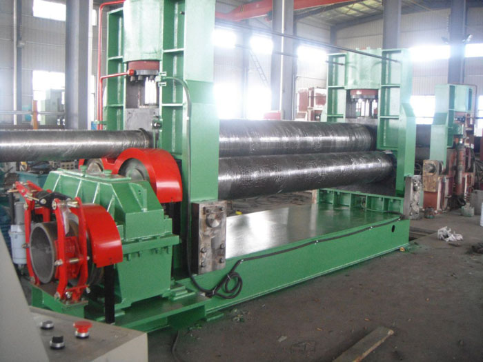 W11-液壓(yā)對稱式(shì)三輥卷(juàn)闆機