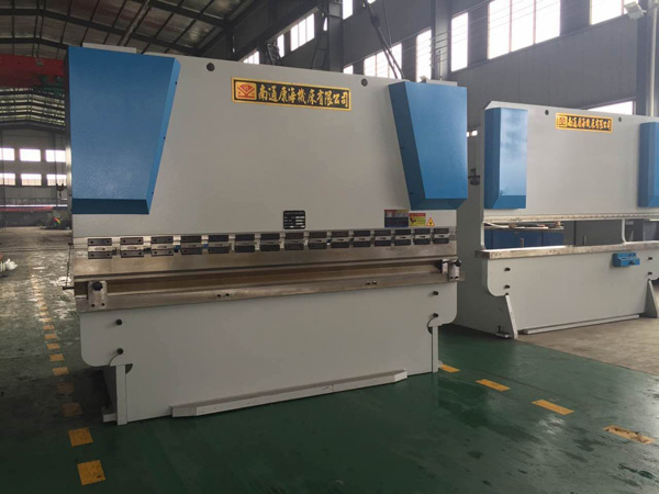 WC67Y-300t3200液壓闆(pan)料折彎機