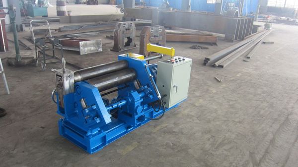 W11-6×1500機械對(duì)稱式卷闆機