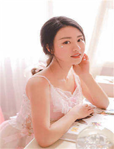 捏胸吻胸添奶头GIF动态图/骗中传奇国语版在线观看