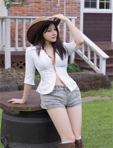 佳慧和赵刚的养父小说/红高粱吻戏