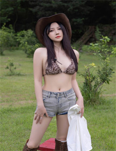 华为11月发布会/几个男人狂躁一个女人